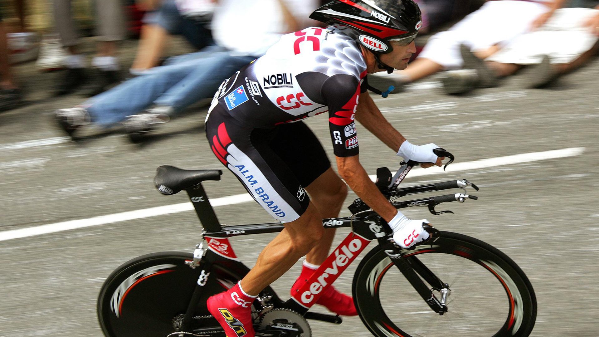 “生死一线：救援现场的惊魂瞬间”，命悬一线的生死救援